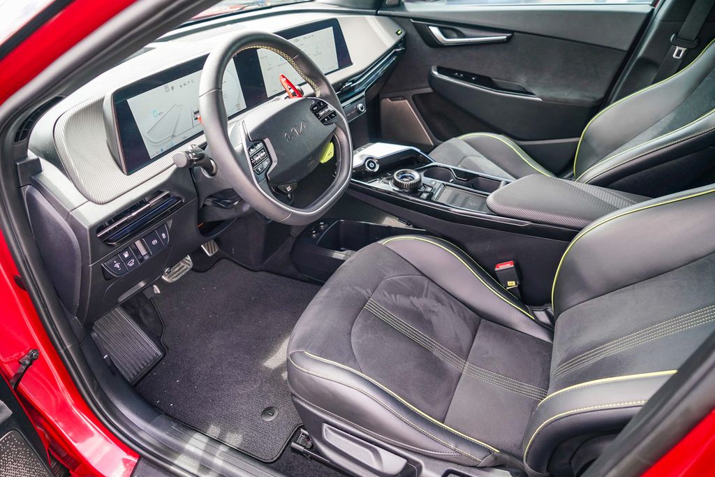 Thumbnail: 2023 Kia EV6 - 9