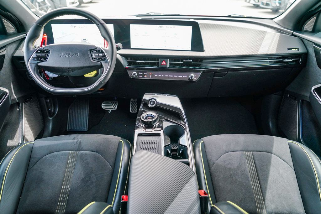 Thumbnail: 2023 Kia EV6 - 2