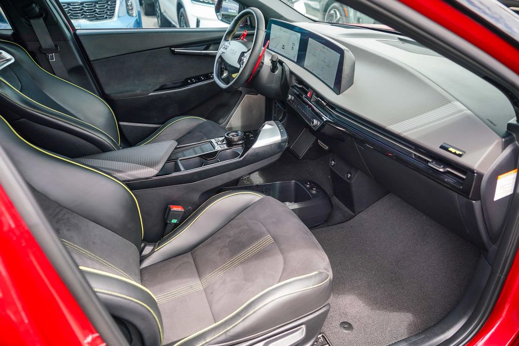 Thumbnail: 2023 Kia EV6 - 8