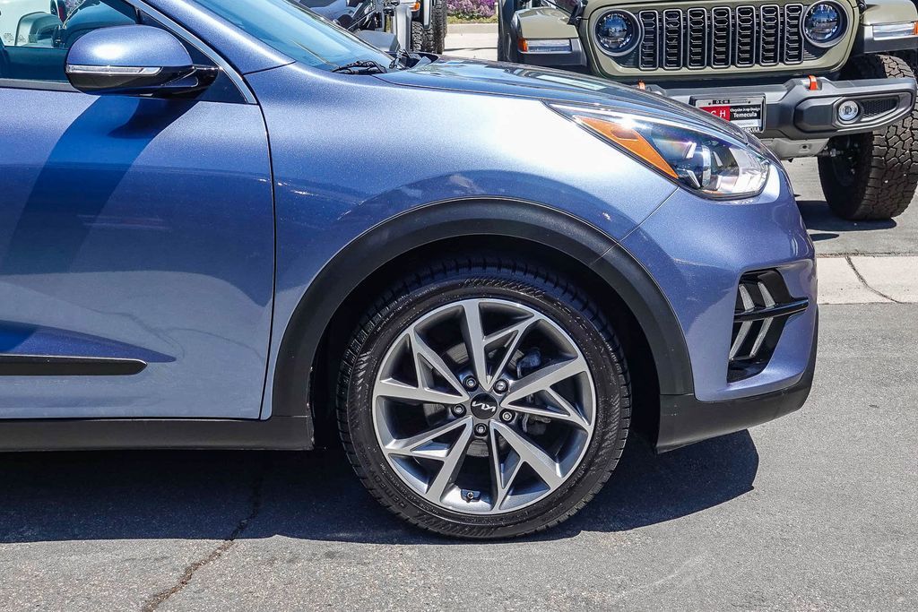 Thumbnail: 2022 Kia Niro - 6