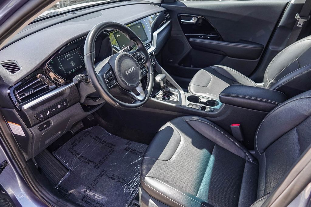 Thumbnail: 2022 Kia Niro - 10