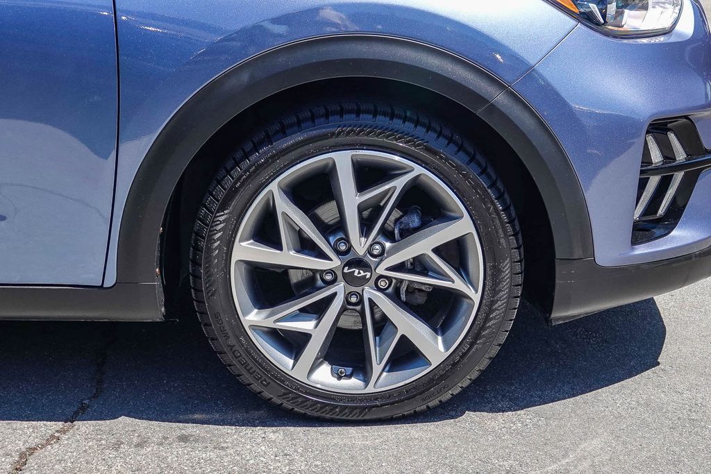 Thumbnail: 2022 Kia Niro - 21