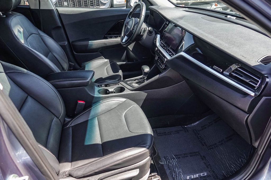 Thumbnail: 2022 Kia Niro - 9