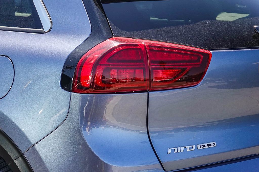 Thumbnail: 2022 Kia Niro - 19