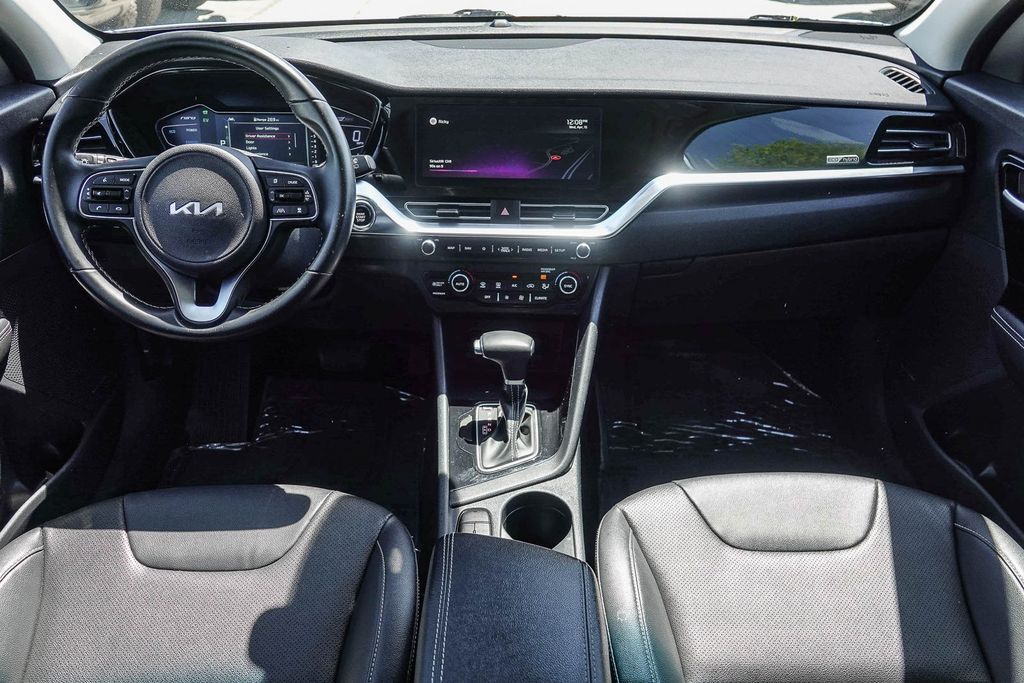 Thumbnail: 2022 Kia Niro - 2