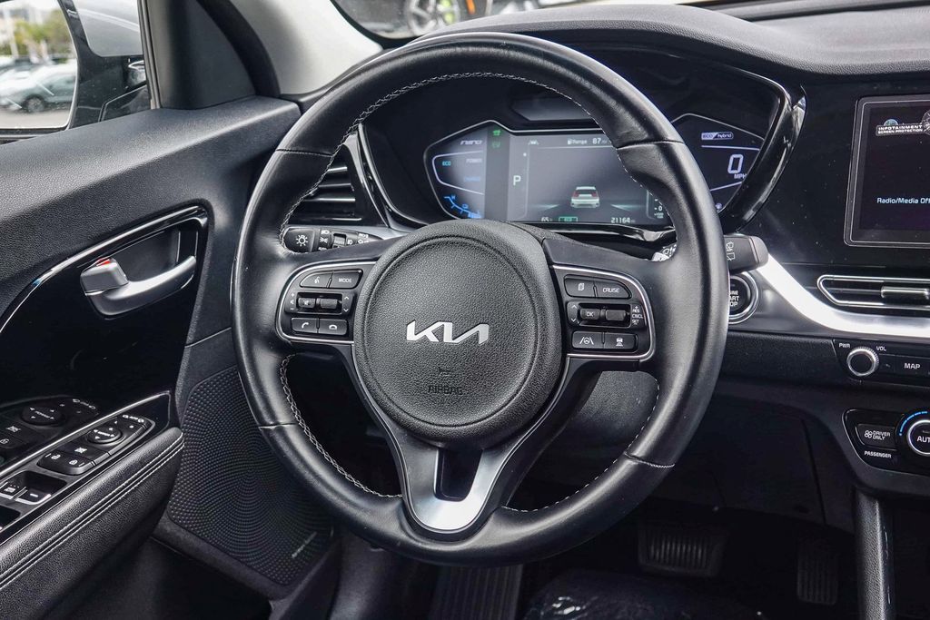Thumbnail: 2022 Kia Niro - 7