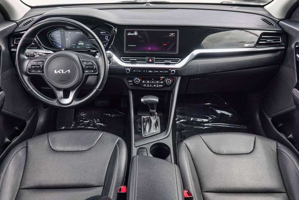 Thumbnail: 2022 Kia Niro - 2