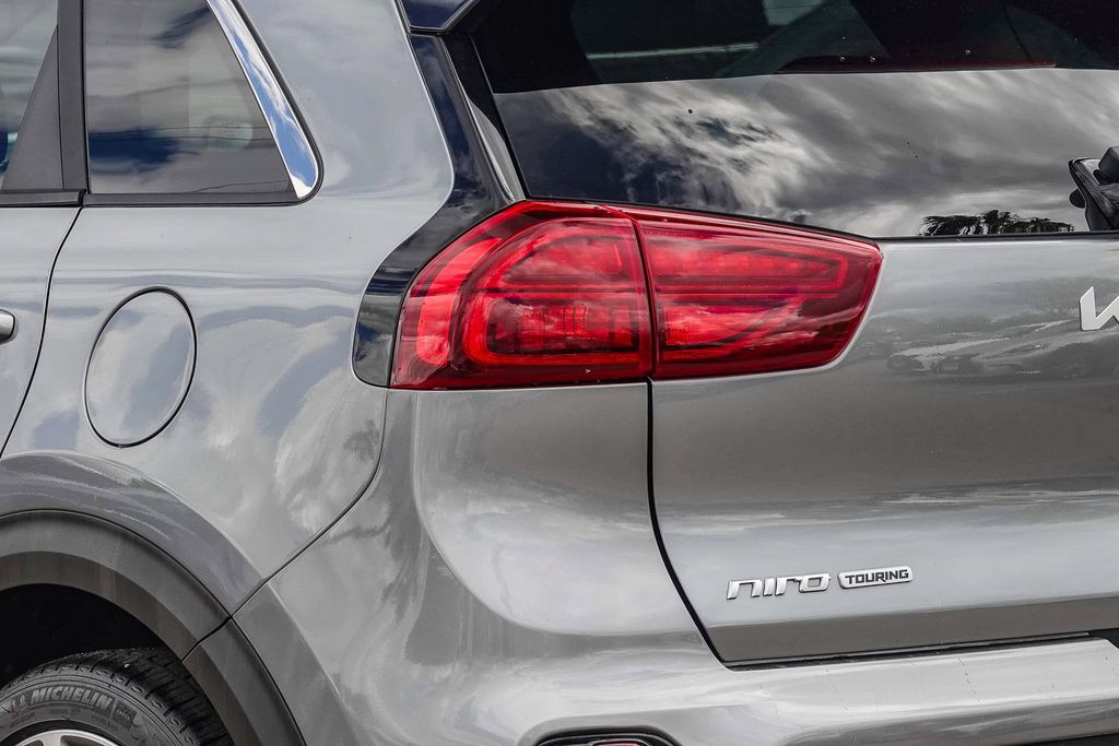 Thumbnail: 2022 Kia Niro - 18