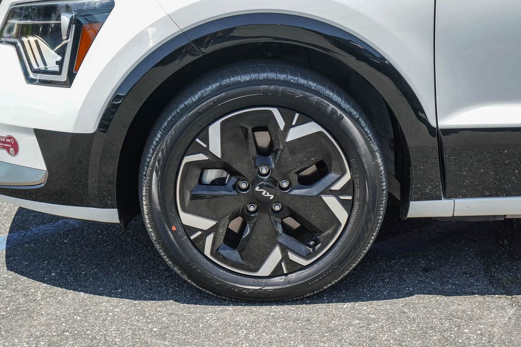 Thumbnail: 2023 Kia Niro - 20
