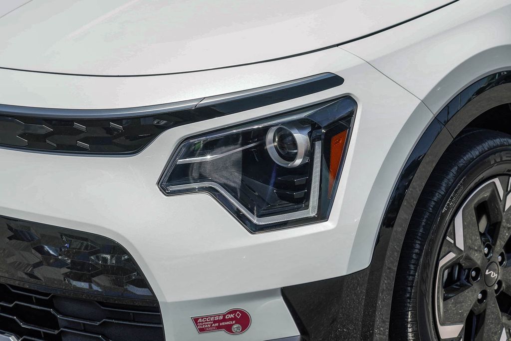 Thumbnail: 2023 Kia Niro - 19