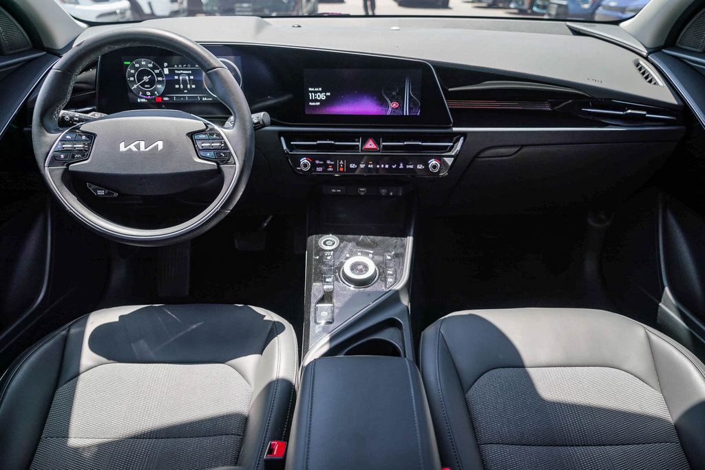 Thumbnail: 2023 Kia Niro - 2