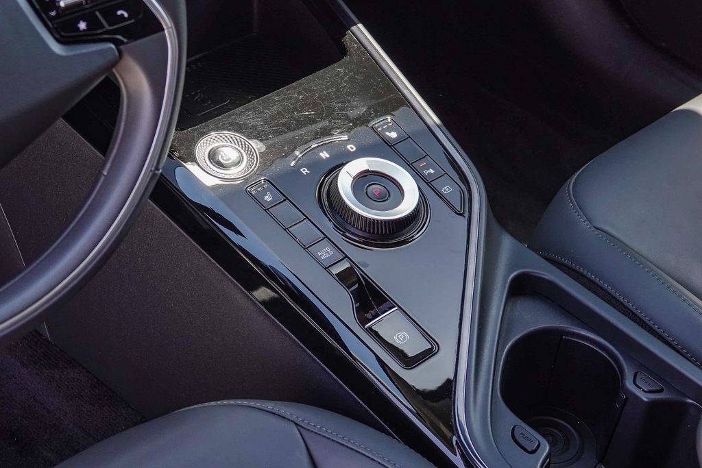 Thumbnail: 2024 Kia Niro - 12