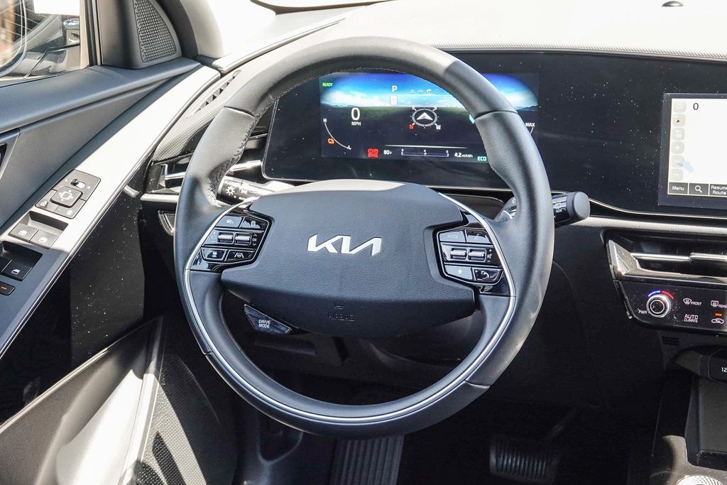 Thumbnail: 2024 Kia Niro - 7