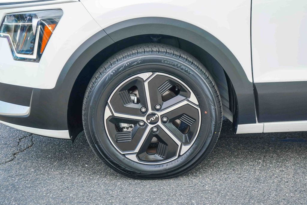 Thumbnail: 2023 Kia Niro - 6