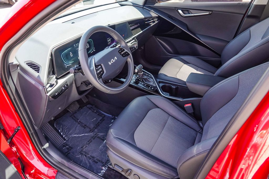 Thumbnail: 2024 Kia Niro - 10