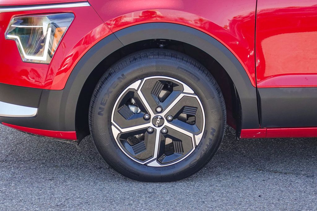Thumbnail: 2024 Kia Niro - 20