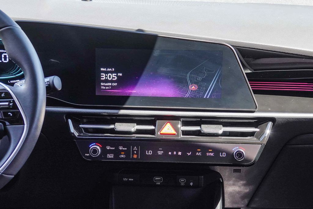 Thumbnail: 2024 Kia Niro - 12