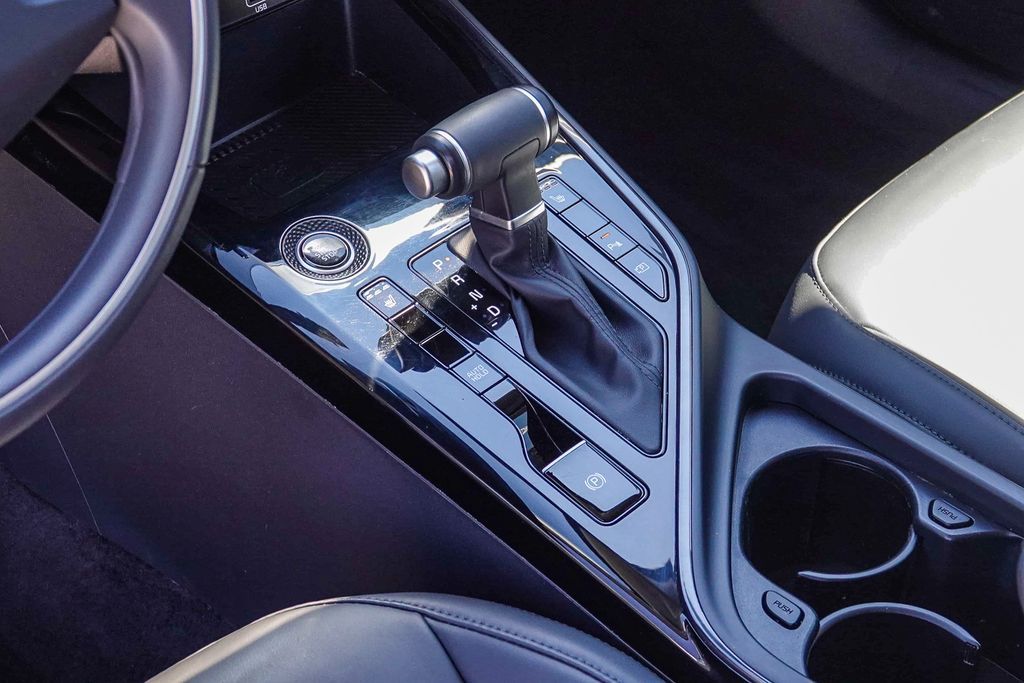 Thumbnail: 2024 Kia Niro - 12