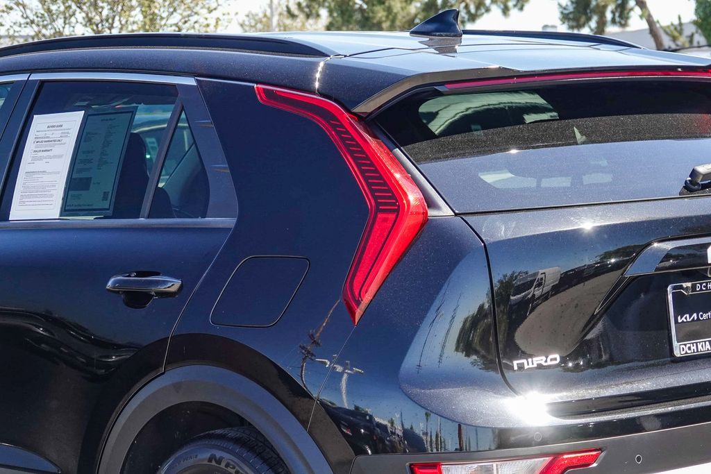 Thumbnail: 2024 Kia Niro - 17