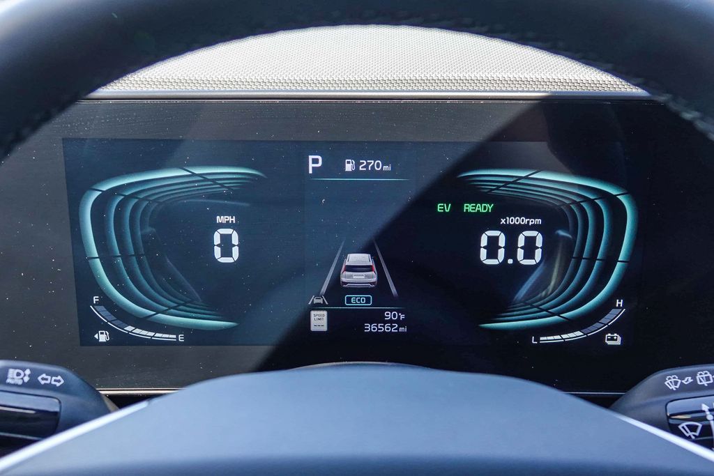 Thumbnail: 2024 Kia Niro - 13
