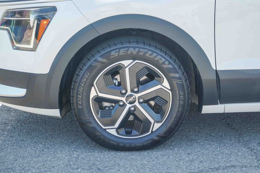 Thumbnail: 2023 Kia Niro - 6