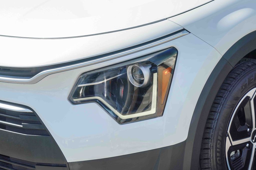Thumbnail: 2023 Kia Niro - 19