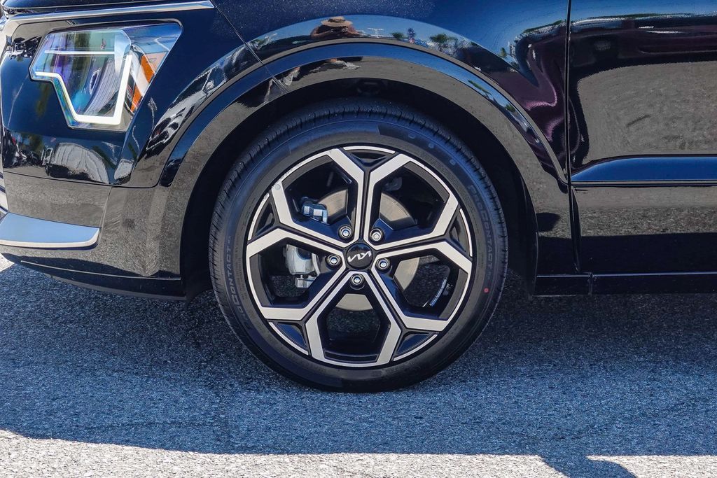 Thumbnail: 2023 Kia Niro - 21