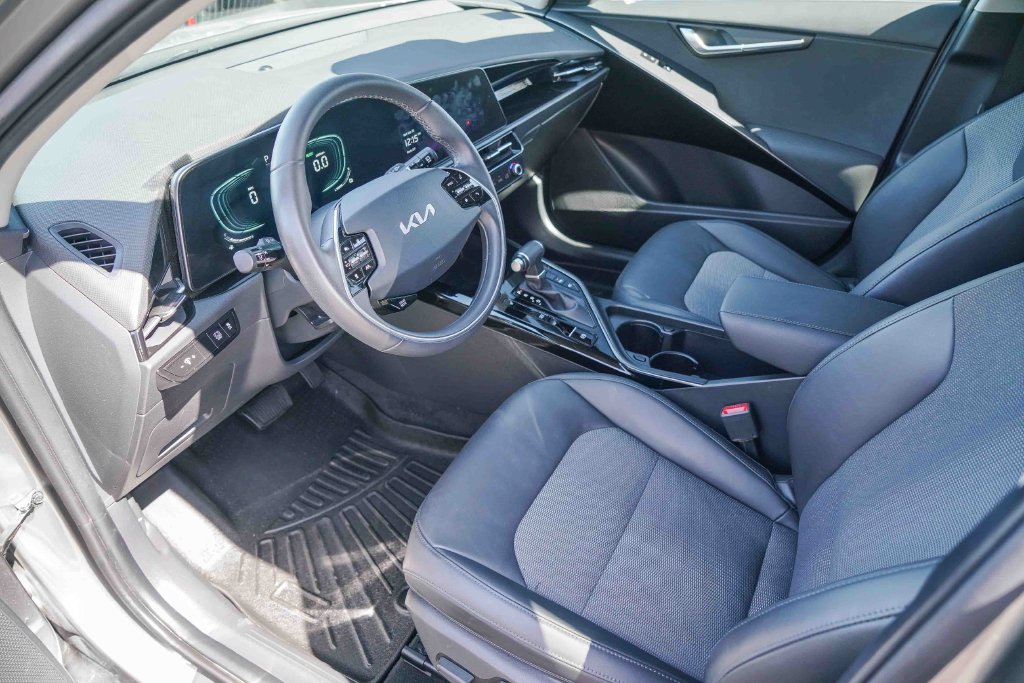 Thumbnail: 2024 Kia Niro - 9