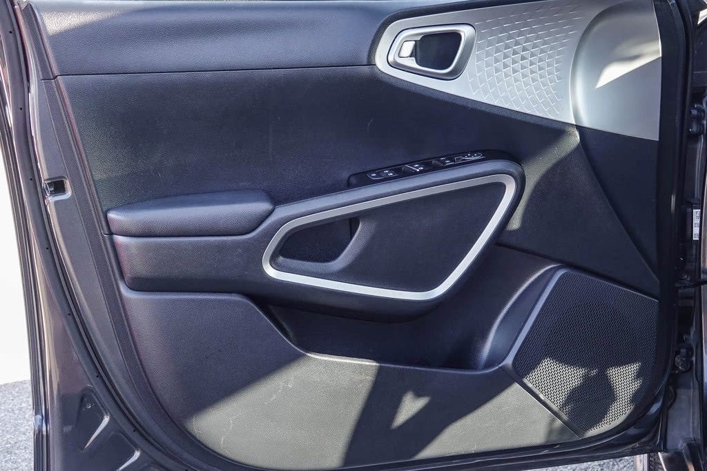 Thumbnail: 2023 Kia Soul - 24