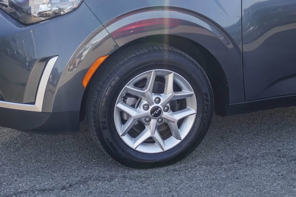 Thumbnail: 2023 Kia Soul - 5