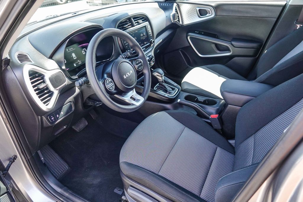 Thumbnail: 2023 Kia Soul - 9