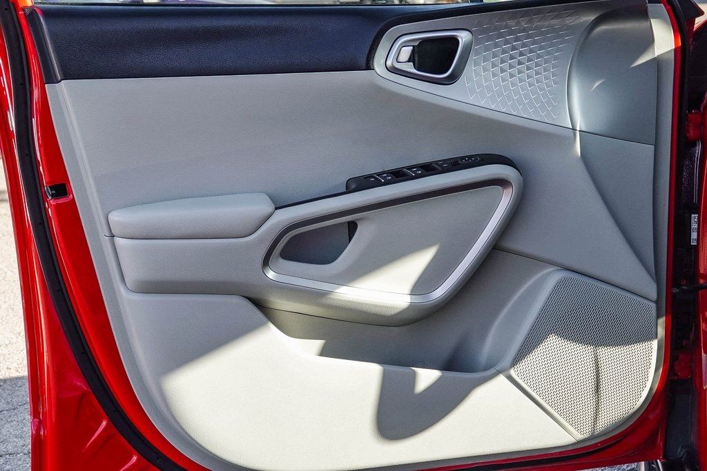 Thumbnail: 2023 Kia Soul - 24