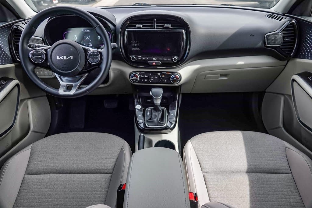 2024 Kia Soul EX 2