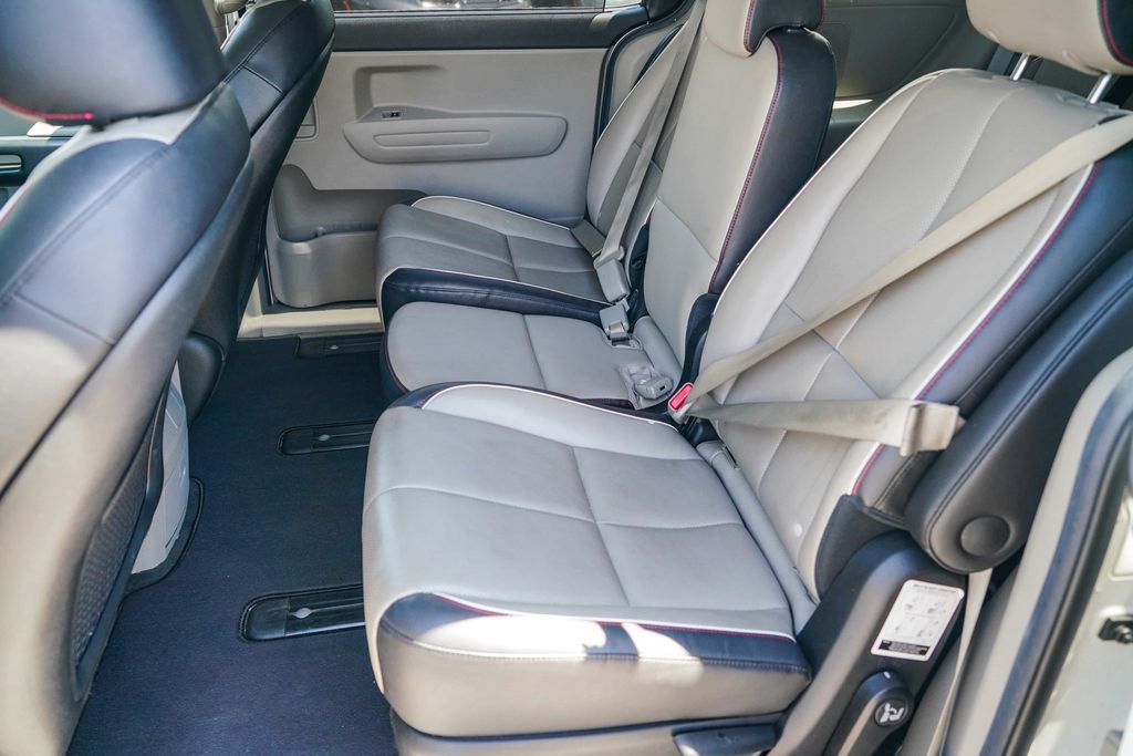 Thumbnail: 2020 Kia Sedona - 11