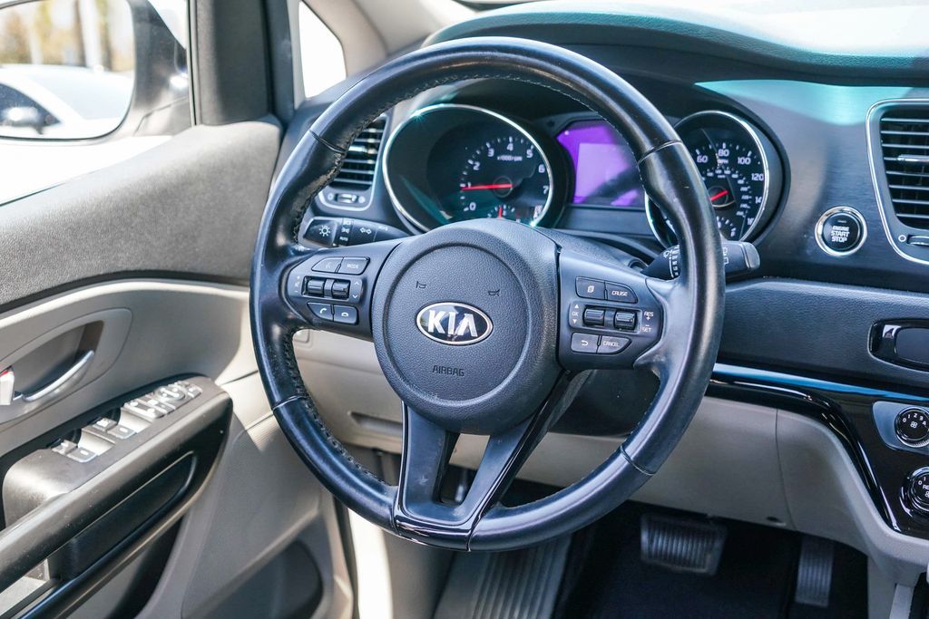 Thumbnail: 2020 Kia Sedona - 8