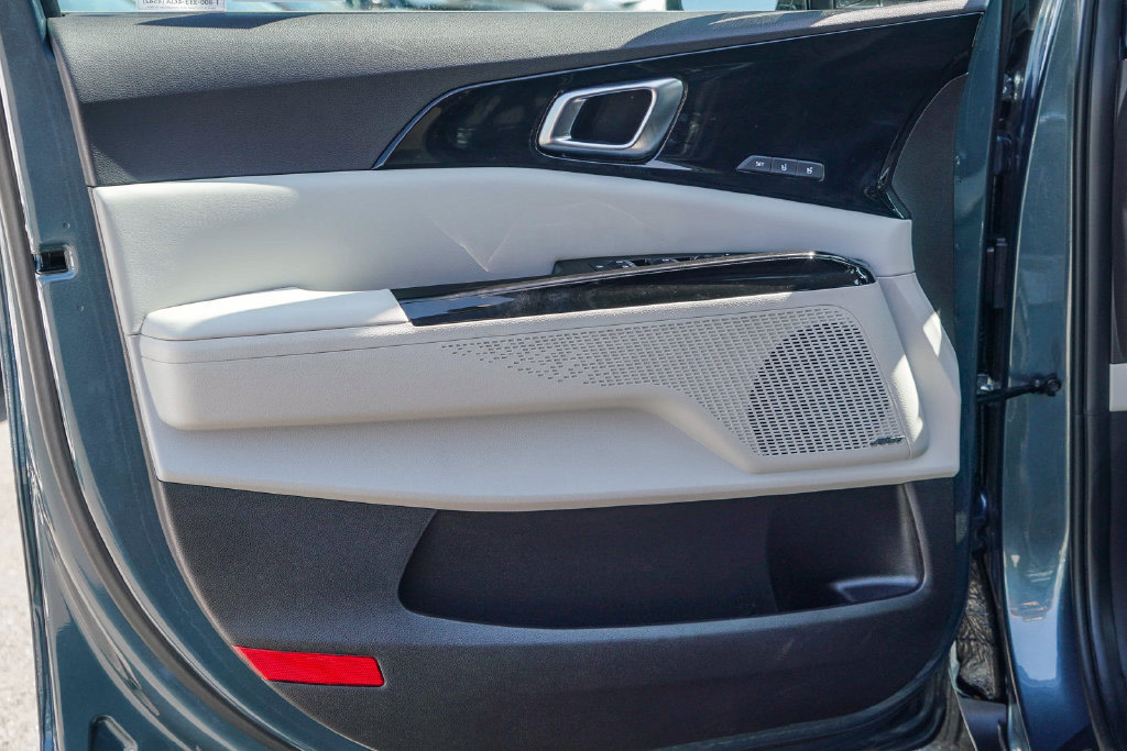 Thumbnail: 2024 Kia Carnival - 23