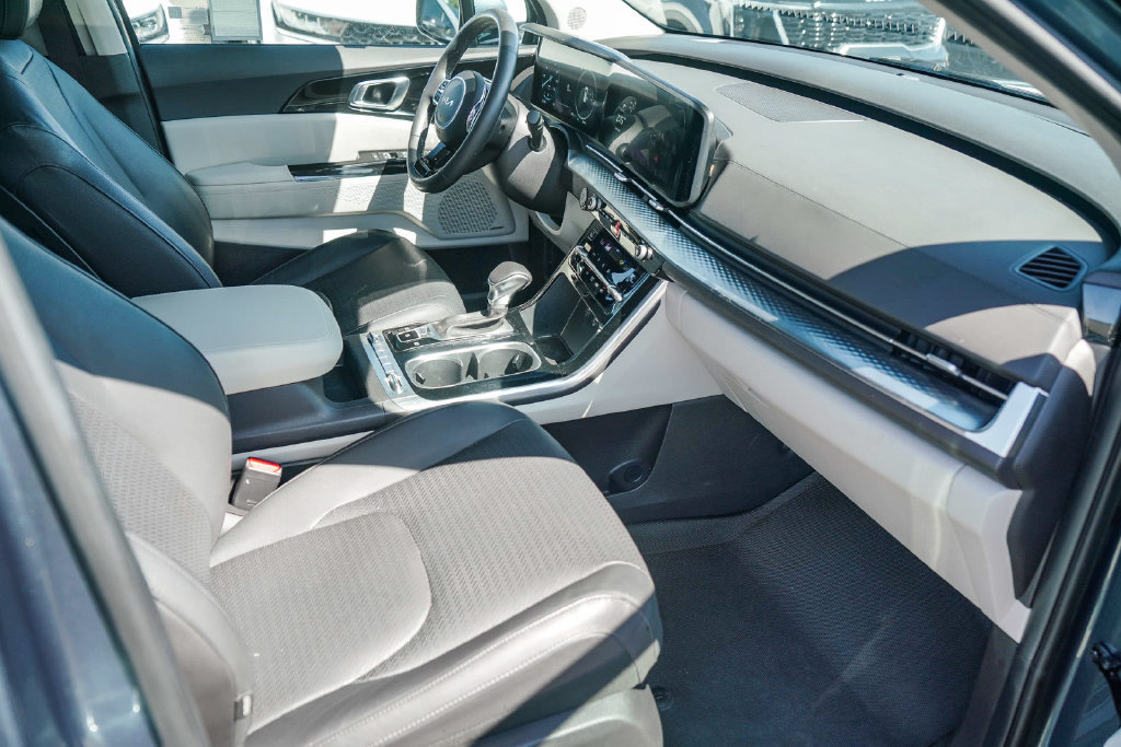 Thumbnail: 2024 Kia Carnival - 9