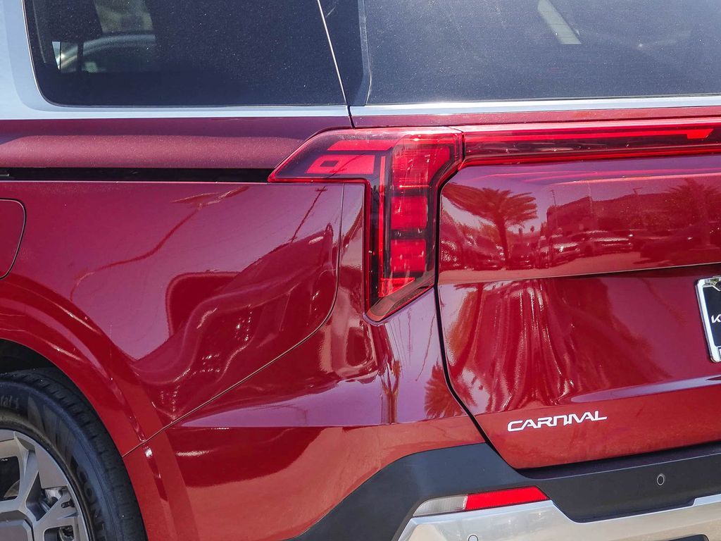 Thumbnail: 2025 Kia Carnival - 17