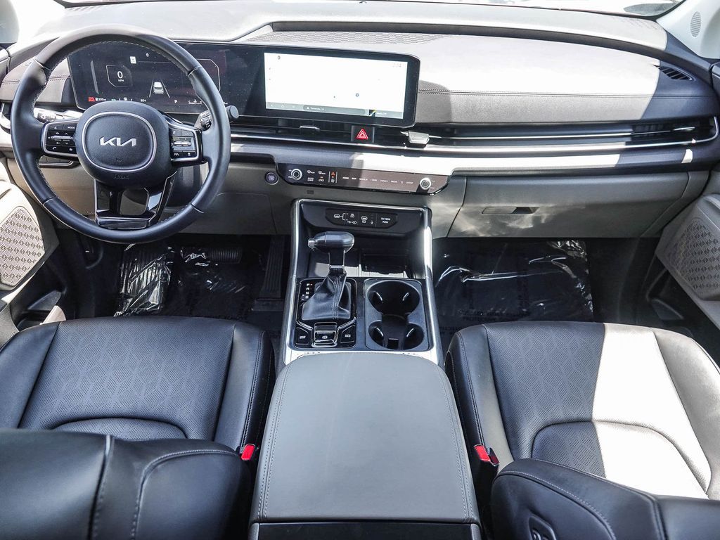 Thumbnail: 2025 Kia Carnival - 2