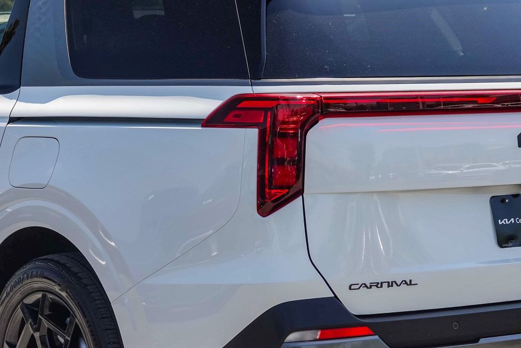 Thumbnail: 2025 Kia Carnival - 18