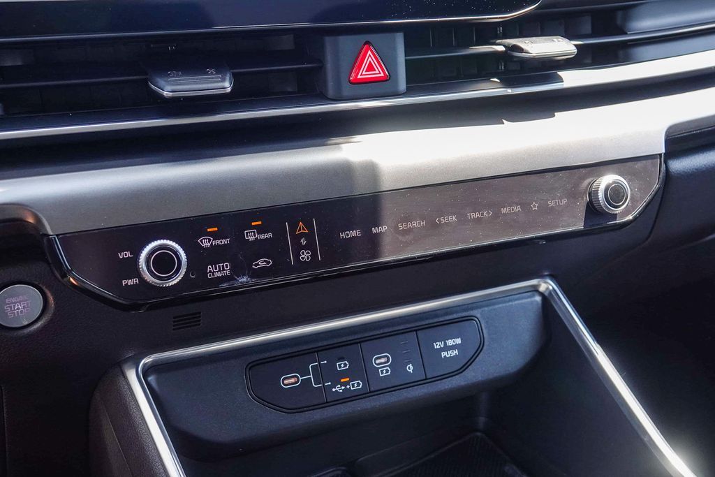 Thumbnail: 2025 Kia Carnival - 24