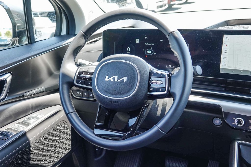 Thumbnail: 2025 Kia Carnival - 8