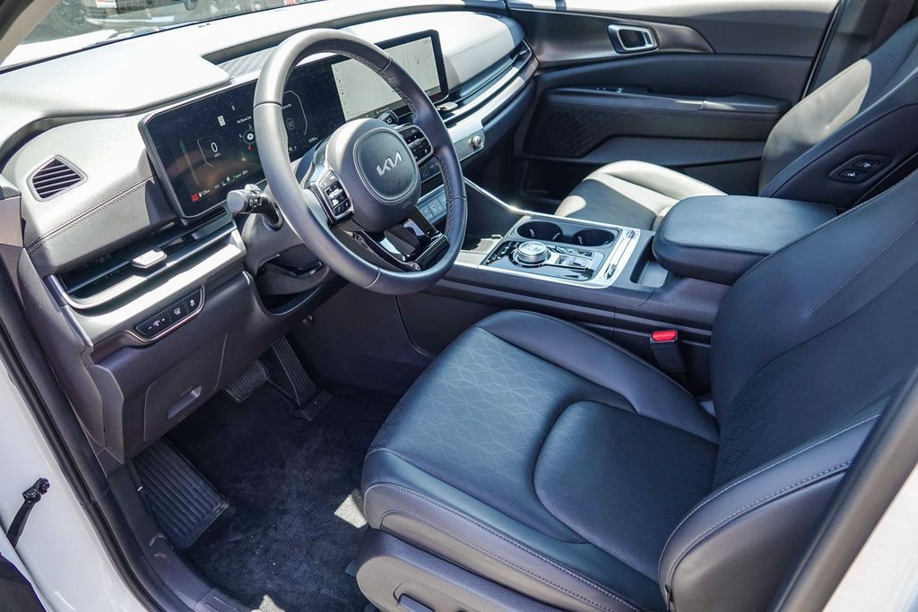 Thumbnail: 2025 Kia Carnival - 10