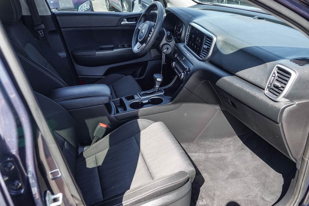 Thumbnail: 2020 Kia Sportage - 8