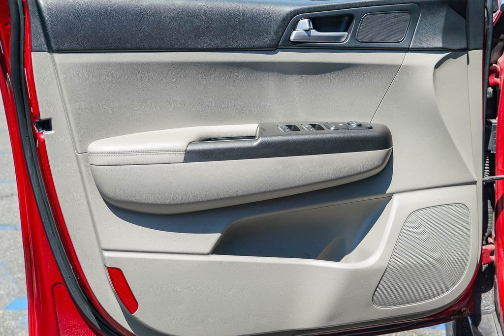 Thumbnail: 2020 Kia Sportage - 23
