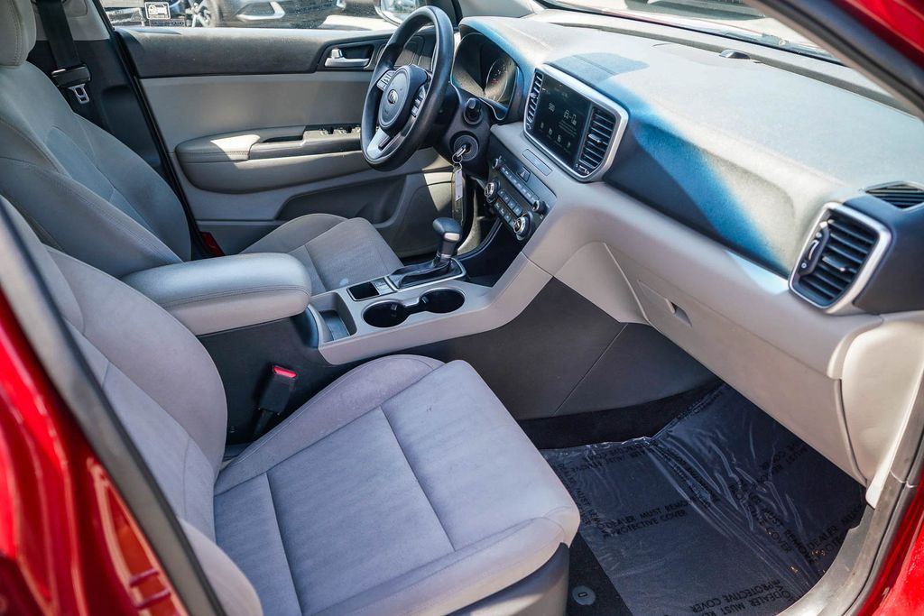 Thumbnail: 2020 Kia Sportage - 8