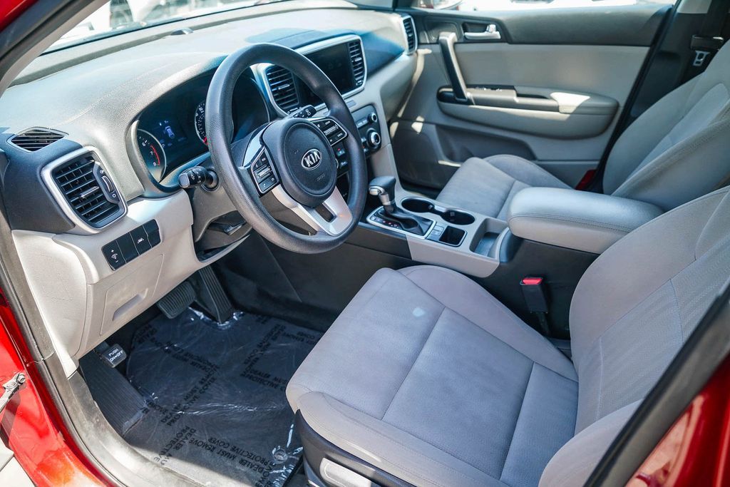 Thumbnail: 2020 Kia Sportage - 9