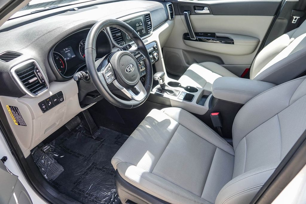 Thumbnail: 2020 Kia Sportage - 9