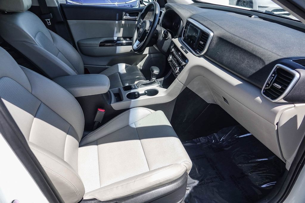 Thumbnail: 2020 Kia Sportage - 8