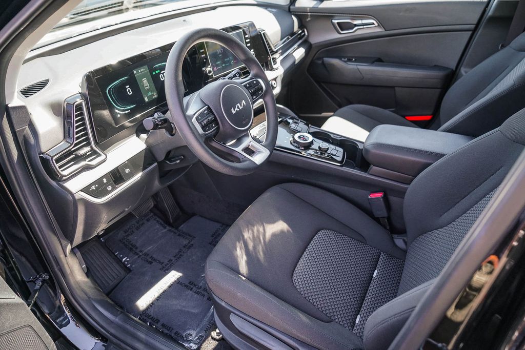 Thumbnail: 2025 Kia Sportage - 10